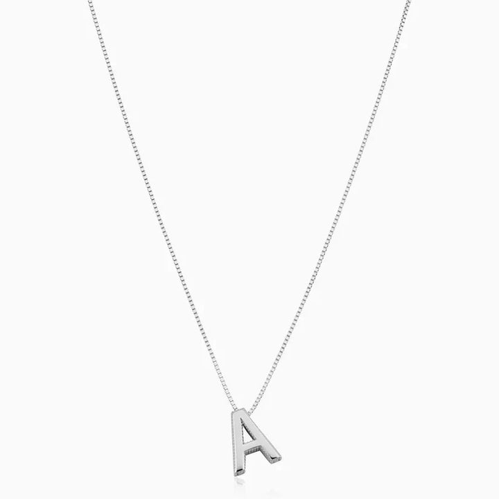 Collar con iniciales de amor