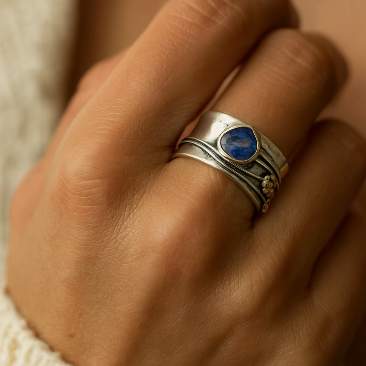 Gertruda - Anillo de meditación de joya checa