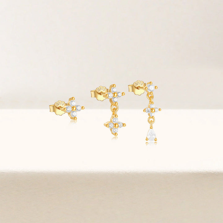 Anika – Pendientes dorados con un movimiento sutil.