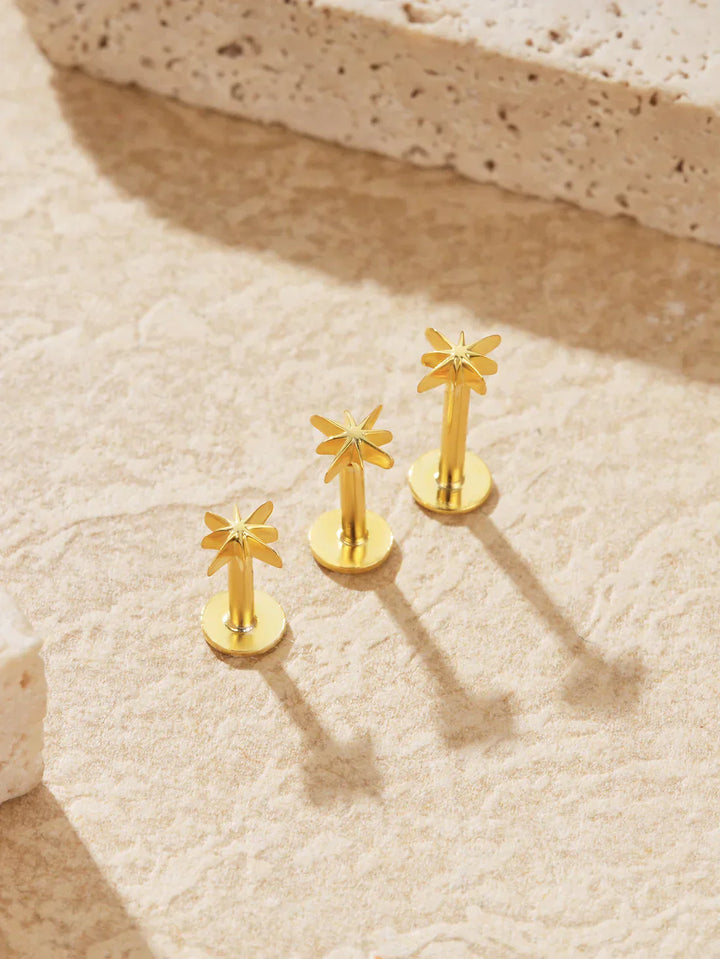 Kateřina – Pendientes de oro con suave curvatura.