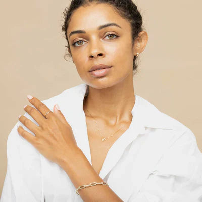 Collar con iniciales de amor