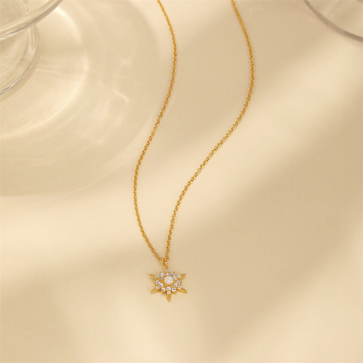 Amálie – Delicado collar de plata con colgante redondo.