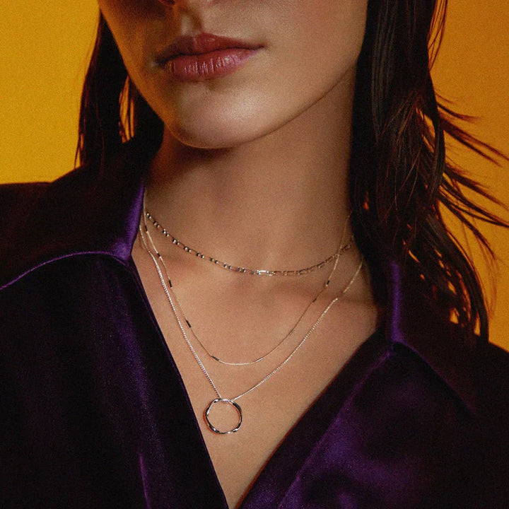 Collar abierto de tres hileras