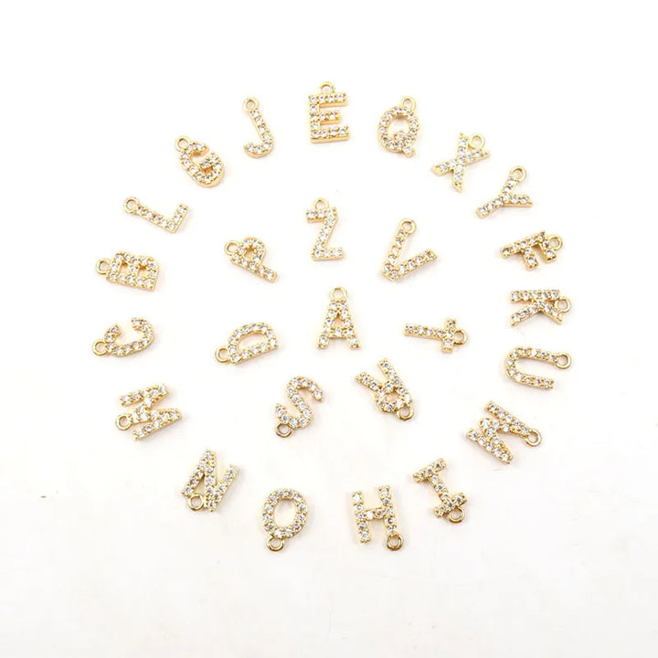 Eva – Collar dorado con colgante de inicial.