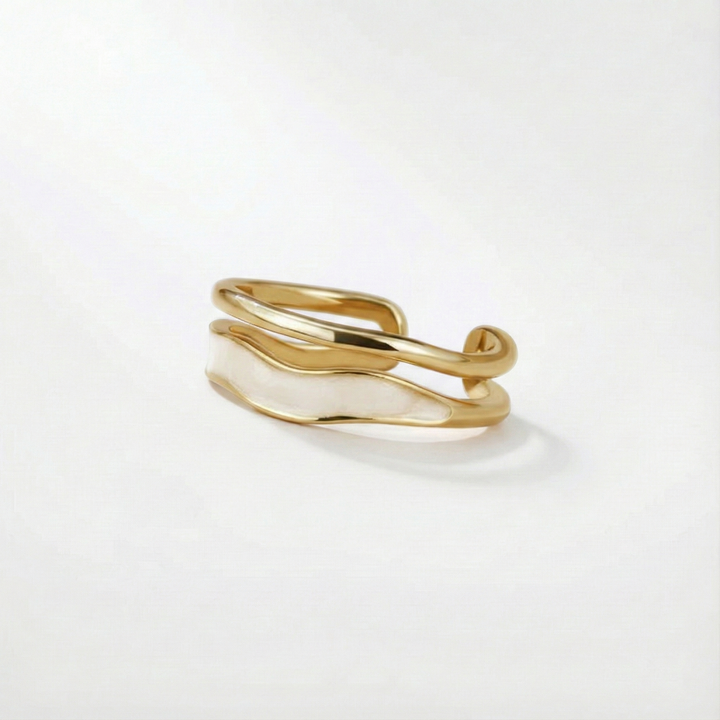 Beatrix – Anillo de oro con una silueta simple