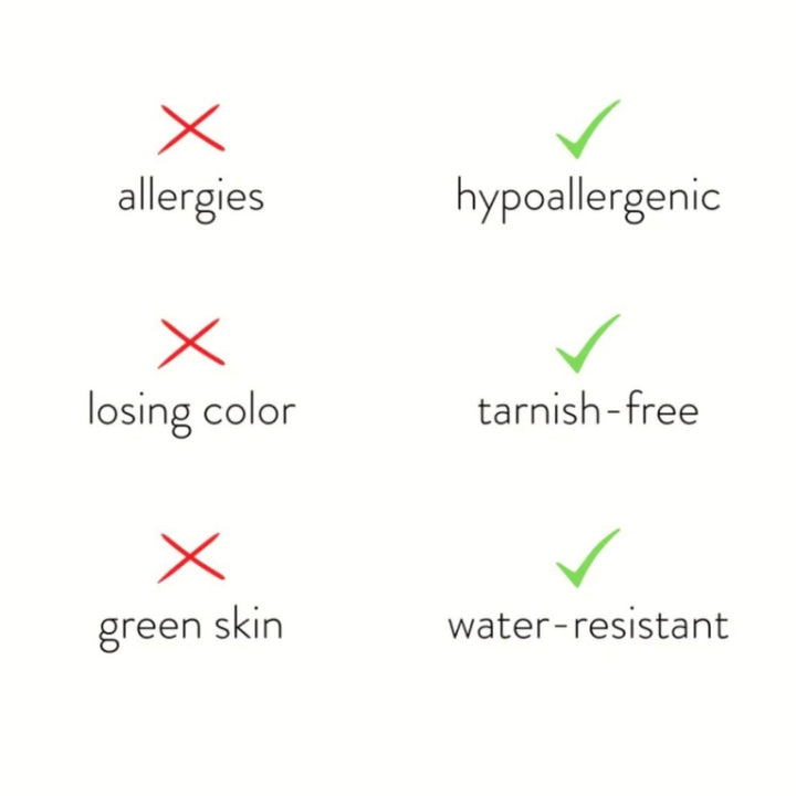 Antonie – Collar dorado de múltiples capas con una estructura clara.