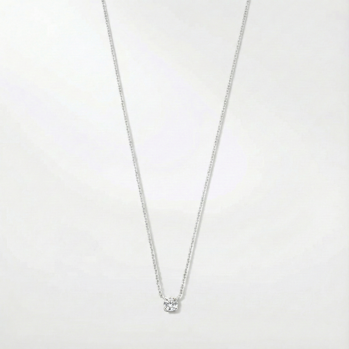 Collar Klára con piedra de moissanita