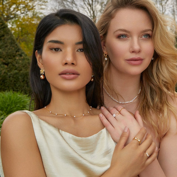 Miriam – Collar dorado con longitud armónica.