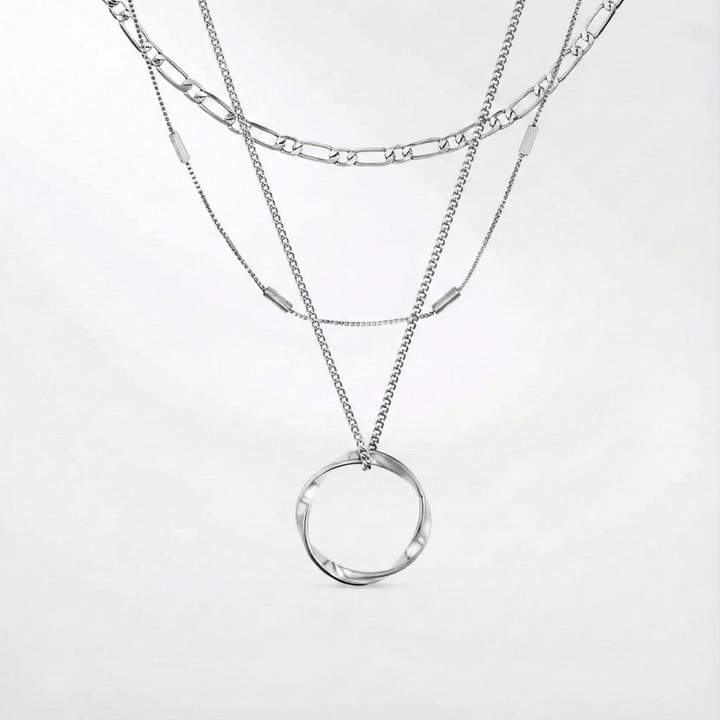 Collar abierto de tres hileras